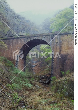 Eyeglass Bridge on Usui Pass 132121041