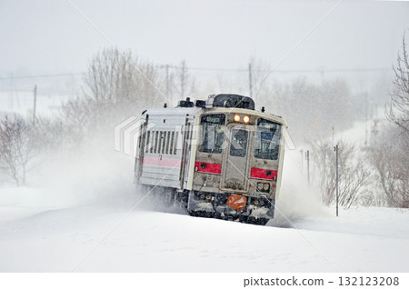 Soya Main Line Kita-Pippu - Ranru JR Hokkaido Kiha 54-513 (Asahikawa) Soya Main Line Kita-Pippu - Ranru JR Hokkaido Kiha 54-513 (Asahikawa) 132123208