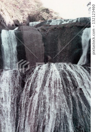 [Photo taken on November 1, 1975] The powerful water flow of Fukuroda Falls in Ibaraki Prefecture, one of Japan's three most famous waterfalls 132123460