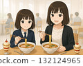 姐妹倆在餐廳吃中國麵條 132124965