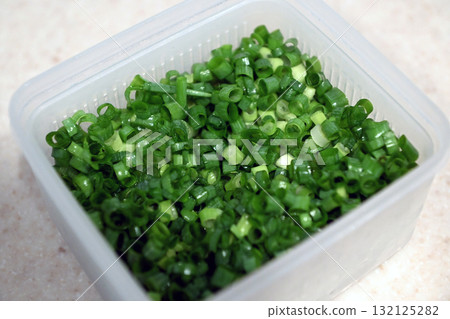 Green onion 132125282