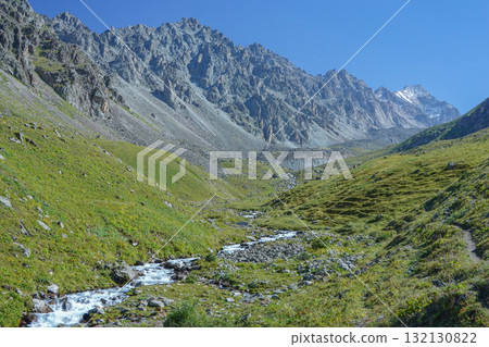 吉爾吉斯斯坦_阿拉阿爾恰國家公園_Elektro Peak 132130822