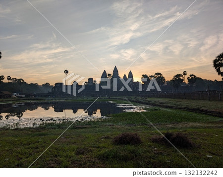 日出時的吳哥窟 132132242