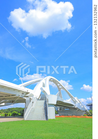 Toyota Ohashi Bridge over the Yahagi River in Toyota City, Aichi Prefecture Toyota Ohashi Bridge over the Yahagi River in Toyota City, Aichi Prefecture 132132962
