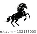 奔跑的馬剪影圖 132133003