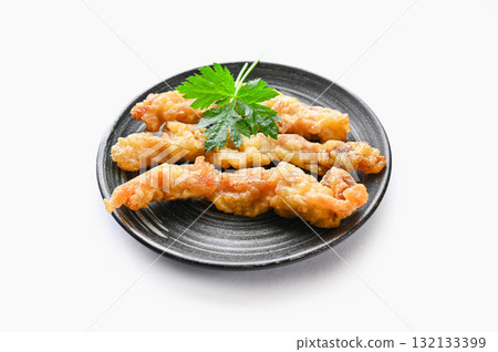  Deep-fried chicken 132133399