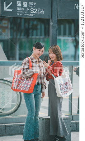 演唱會 直播 女生 132133517