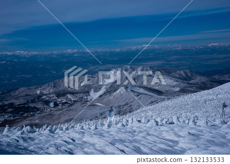 Yamagata Prefecture Zao Onsen Ski Resort: A silvery world of frost-covered trees 132133533
