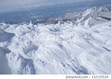 Yamagata Prefecture Zao Onsen Ski Resort: A silvery world of frost-covered trees Yamagata Prefecture Zao Onsen Ski Resort: A silvery world of frost-covered trees 132133534