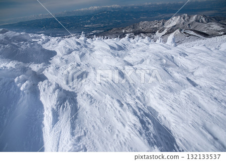 Yamagata Prefecture Zao Onsen Ski Resort: A silvery world of frost-covered trees 132133537
