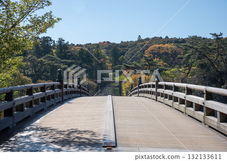 伊勢神宮、三重縣伊勢市、宇治橋的早晨 132133611
