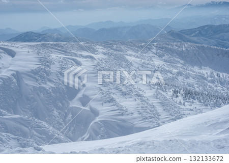 Yamagata Prefecture Zao Onsen Ski Resort: A silvery world of frost-covered trees Yamagata Prefecture Zao Onsen Ski Resort: A silvery world of frost-covered trees 132133672