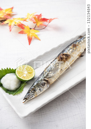 鹽烤秋刀魚 132134843