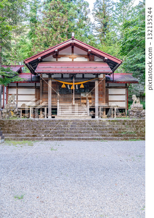 Hirayu Shrine, home of the White Monkey Legend (Hot Spring Discovery Legend), worship hall (guardian deity of Hirayu Onsen), Hirayu, Okuhida Onsen Village, Takayama City, Gifu Prefecture 132135244