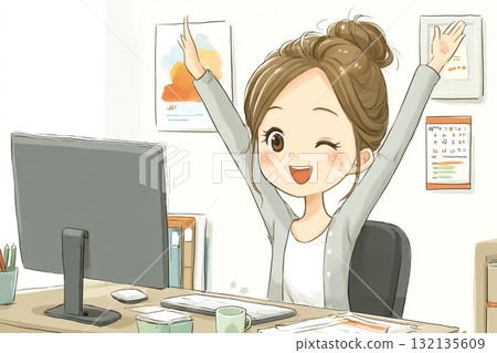 美優系列:坐在辦公室的辦公桌前,看著電腦螢幕,微笑歡呼,雙臂高舉過頭頂 美優系列:坐在辦公室的辦公桌前,看著電腦螢幕,微笑歡呼,雙臂高舉過頭頂 132135609