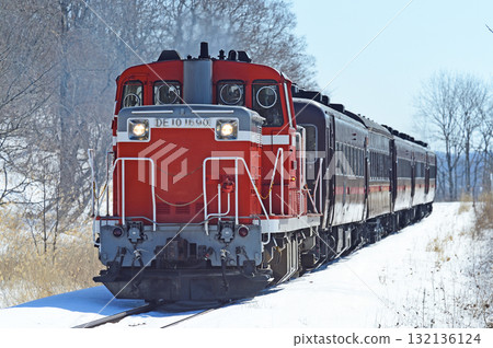 釧網本線 釧路濕原～淺水區 JR北海道 DE10-1690 (釧路) DL 冬季濕原 132136124
