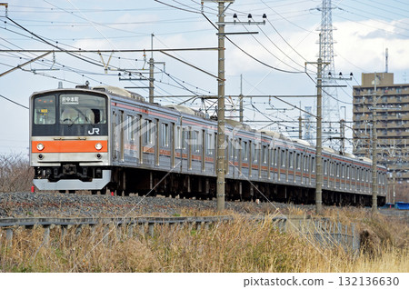 Musashino Line Higashi-Kawaguchi - Higashi-Urawa JR East 205 series M22 train (Makuhari) 132136630