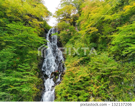 秋季的三海瀑布鳥瞰圖 132137206