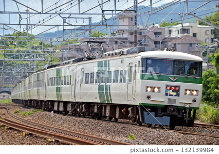 東海道線 真鶴 JR 東日本 185 系 C6 編組(大宮)大通子 東海道線 真鶴 JR 東日本 185 系 C6 編組(大宮)大通子 132139984