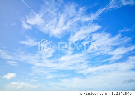 New Zealand Sky Replacement Spread of Thin White Cloud 132142946