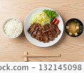 豐盛多汁的烤肉套餐——令人滿足的日式午餐 132145098