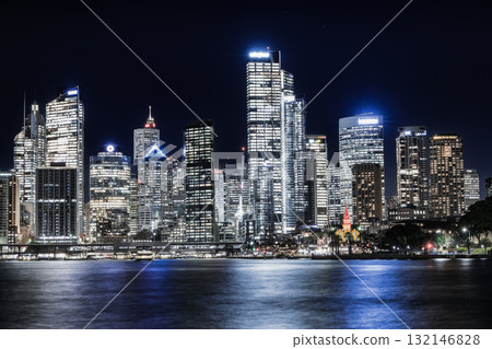 雪梨環形碼頭和市中心的夜晚 132146828