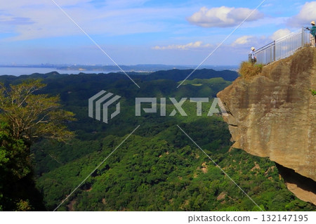 窺視地獄的岩石（千葉縣鋸南町鋸山日本寺） 132147195