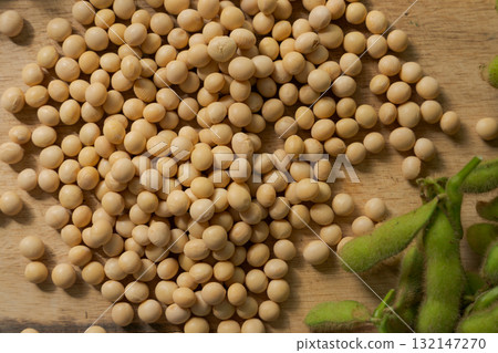 餐桌上的大豆 132147270