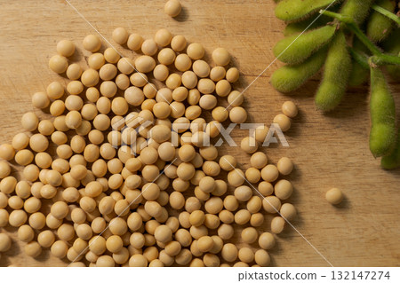 餐桌上的大豆 132147274