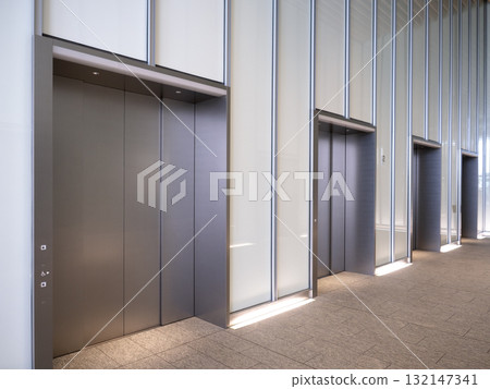 高層建築電梯 132147341