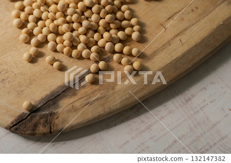 餐桌上的大豆 132147382
