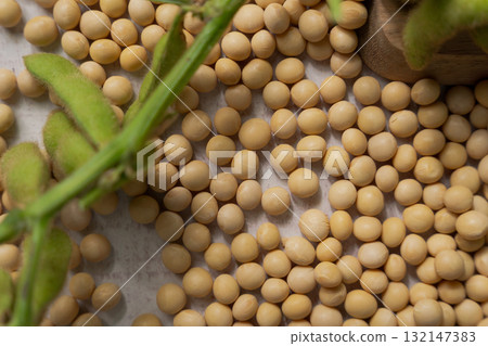 餐桌上的大豆 132147383