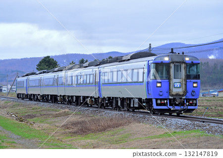 石北幹線、愛別-中愛別、JR 北海道、Kiha 183 系列、Kiha 183-1556（苗保）、大雪 132147819