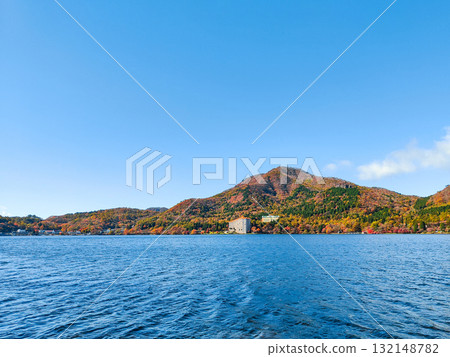 榛名山、榛名湖、神壁山(秋季) 榛名山、榛名湖、神壁山(秋季) 132148782