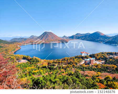 榛名山(秋季):從歌舞伎山和鈴岩眺望的景色 榛名山(秋季):從歌舞伎山和鈴岩眺望的景色 132148876