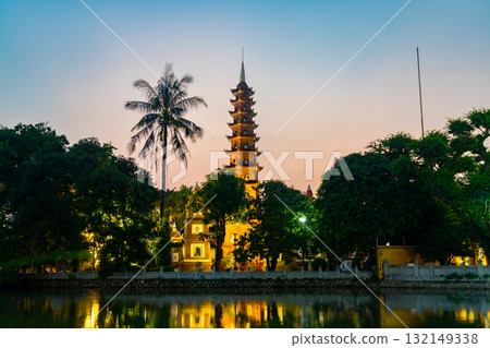 Tran Quoc Pagoda at dusk, Hanoi, Vietnam 132149338