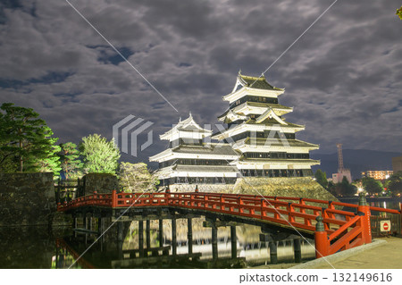 朦朧月夜：長野縣國寶松本城與埋橋 132149616