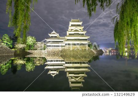 國寶松本城、靜夜、長野縣 132149629