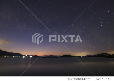 瀨戶內冬日星空：天蠍座與銀河在黃昏的夜空中冉冉升起 132149830