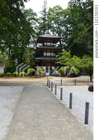 Triple Pagoda (Keirinji / Shioyama Huts of Koshu City, Yamanashi Prefecture) Triple Pagoda (Keirinji / Shioyama Huts of Koshu City, Yamanashi Prefecture) 132150101