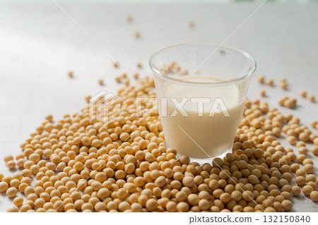 Soybeans and a glass of soy milk 132150840