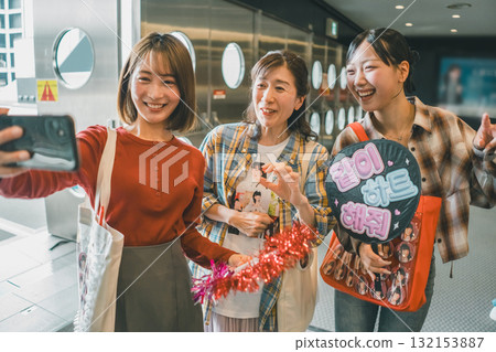 偶像 追星 女生 132153887