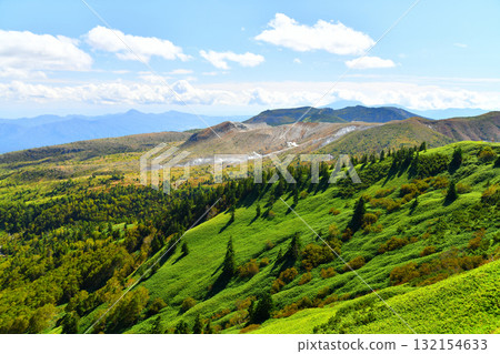 從澀嶺附近(群馬縣草津町)眺望白根山、元白根山、淺間山【2025年9月】 從澀嶺附近(群馬縣草津町)眺望白根山、元白根山、淺間山【2025年9月】 132154633