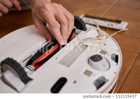 Properly Removing and Maintaining the Brush of a Cleaning Robot for Optimal Performance Properly Removing and Maintaining the Brush of a Cleaning Robot for Optimal Performance 132155437
