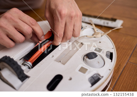 Properly Removing and Maintaining the Brush of a Cleaning Robot for Optimal Performance Properly Removing and Maintaining the Brush of a Cleaning Robot for Optimal Performance 132155438