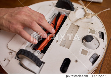 Properly Removing and Maintaining the Brush of a Cleaning Robot for Optimal Performance Properly Removing and Maintaining the Brush of a Cleaning Robot for Optimal Performance 132155439