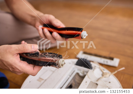Properly Removing and Maintaining the Brush of a Cleaning Robot for Optimal Performance 132155453
