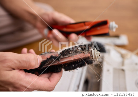 Properly Removing and Maintaining the Brush of a Cleaning Robot for Optimal Performance Properly Removing and Maintaining the Brush of a Cleaning Robot for Optimal Performance 132155455