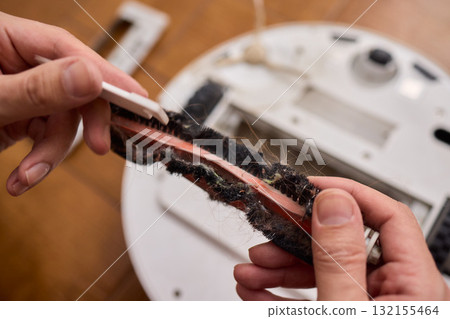 Properly Removing and Maintaining the Brush of a Cleaning Robot for Optimal Performance Properly Removing and Maintaining the Brush of a Cleaning Robot for Optimal Performance 132155464