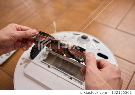 Properly Removing and Maintaining the Brush of a Cleaning Robot for Optimal Performance Properly Removing and Maintaining the Brush of a Cleaning Robot for Optimal Performance 132155801